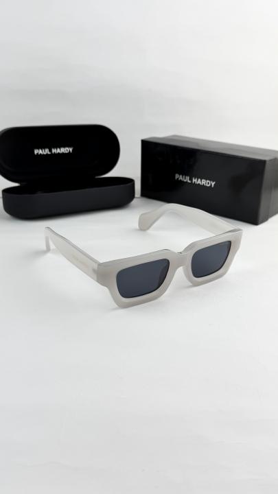Paul_hardy white black 3659