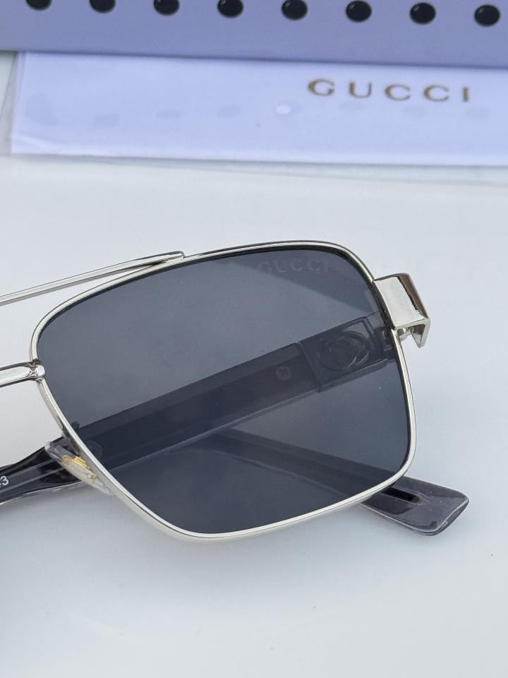 Gucci320_silver black