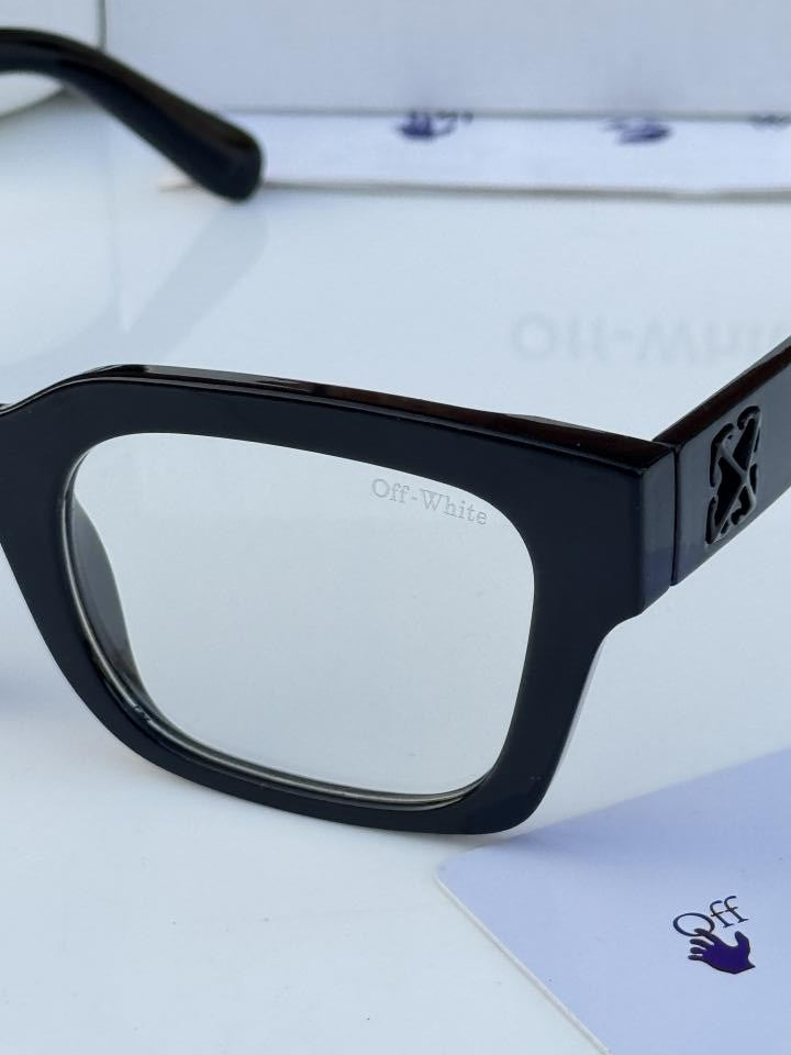 Off_white_126_black_plano