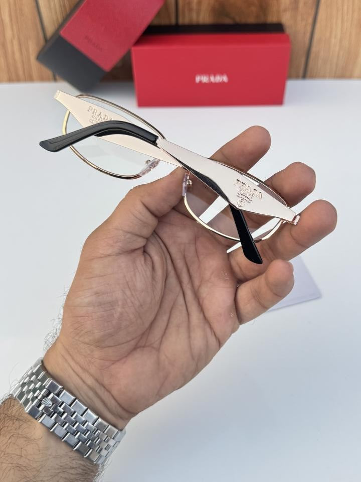 prada25072_goldplano
