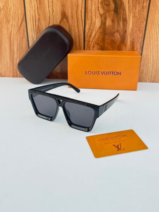 Loui_s_vuitton_6129_black