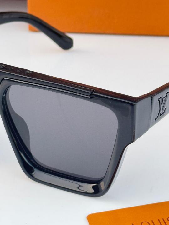 Loui_s_vuitton_6129_black