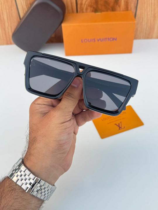 Loui_s_vuitton_6129_black