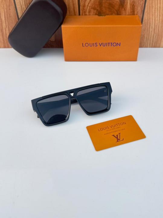 Loui_s_vuitton_6129_black