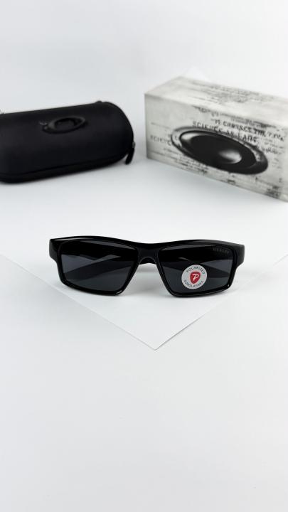 Oakl_y_black_2263