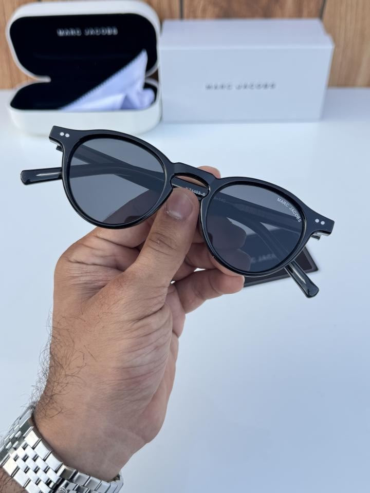 Marcjacobs1103_black
