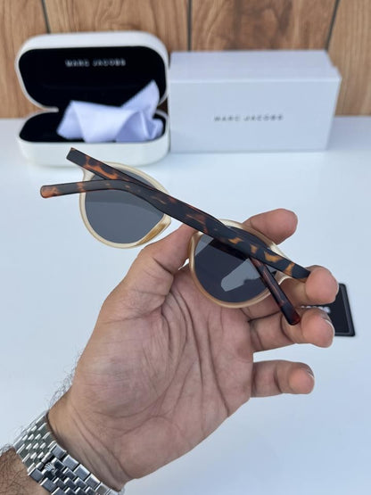 Marcjacobs1103_peach_tiger_black