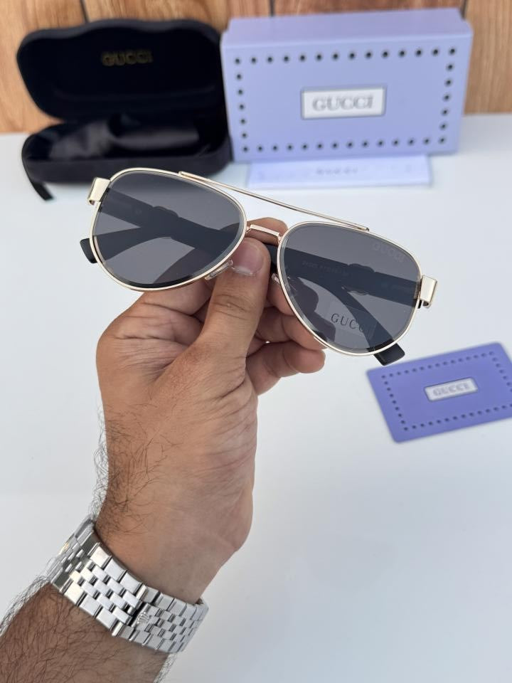 Gucci24023_gold_black