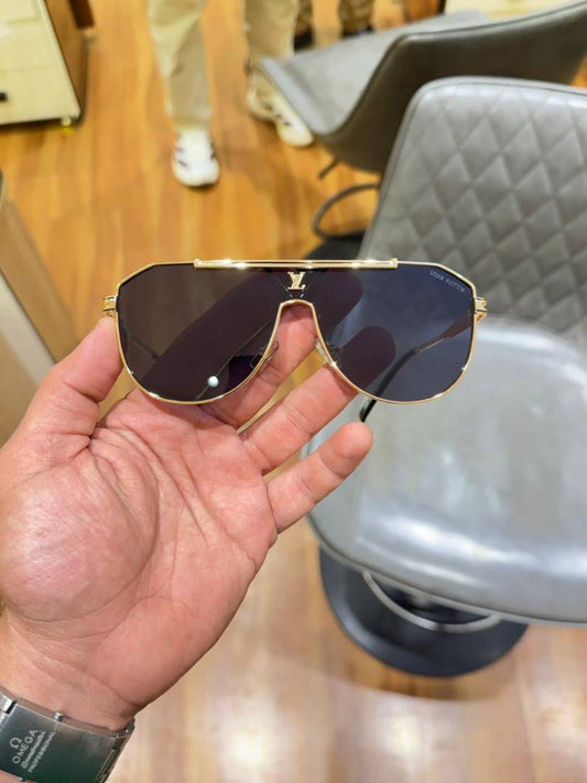 Veyro Gold Shield Sunglasses