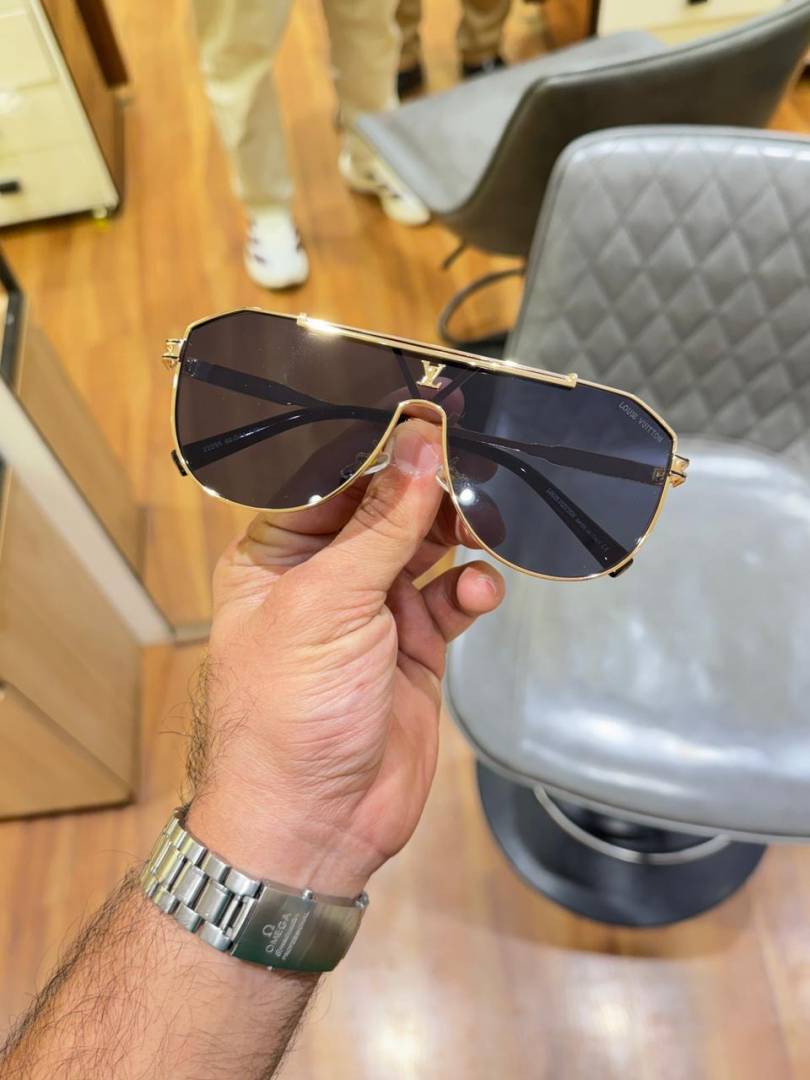 Veyro Gold Shield Sunglasses